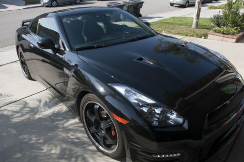 Nissan GTR r35 черный матовый