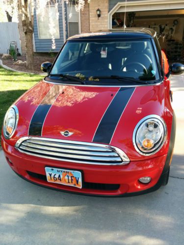 Loaded mini cooper, excellent condition!