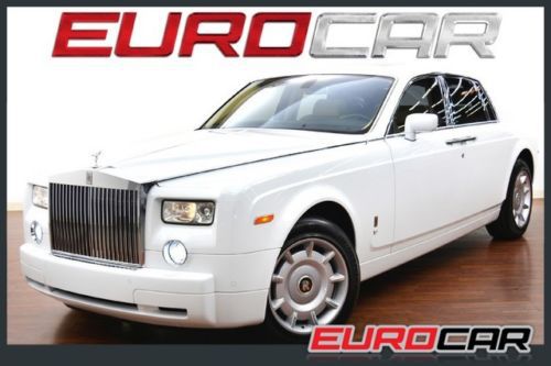 Rolls royce pahntom, rear theater seats, rear entertainment