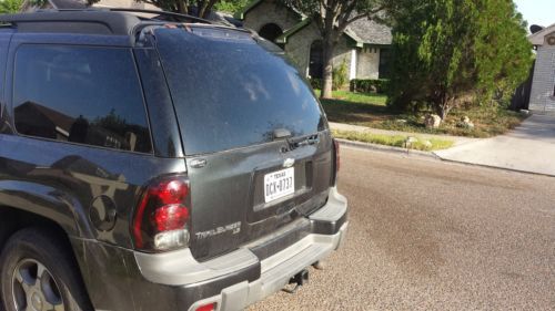 2005 chevrolet chevy trailblazer excellent condition looks and drives great!