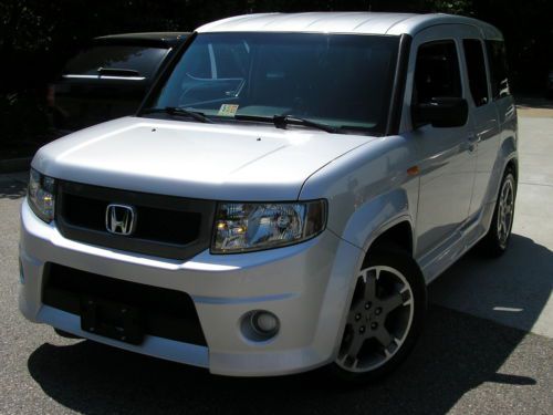 **rare and very clean 2009 honda element sc model with only 85k**