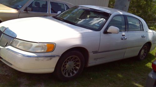 2001 lincoln town car 4 door 4.6l