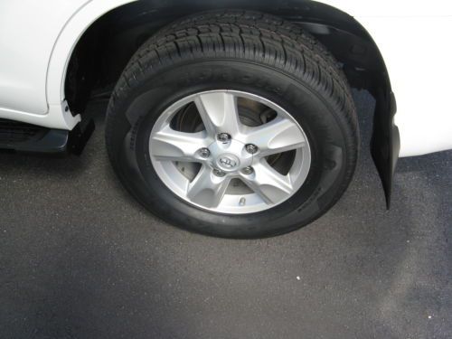 2011 Toyota Land Cruiser 4WD Navigation,Sunroof and DVD Player, US $54,900.00, image 8