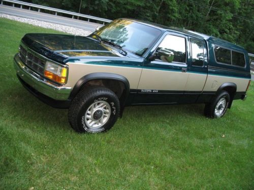 1993 dodge dakota le extended cab 4x4 49,840 miles!! one owner!! like new!!