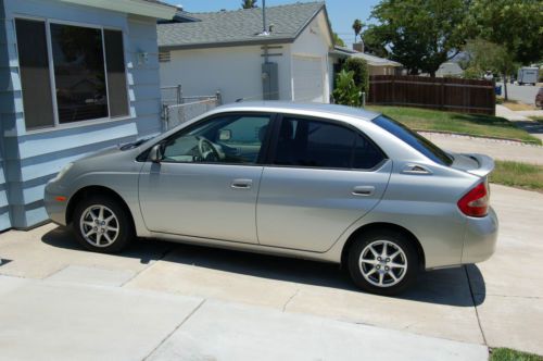 2002 toyota prius 4 door hybrid