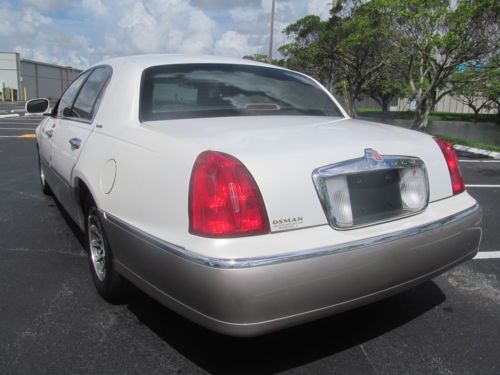 2002 Lincoln Town Car Premium Signature Series 49K MILES! Like NEW FL Car CLEAN!, image 3