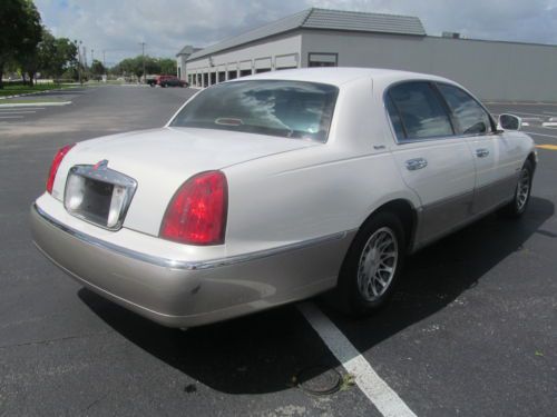 2002 Lincoln Town Car Premium Signature Series 49K MILES! Like NEW FL Car CLEAN!, image 5