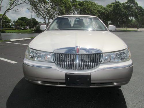 2002 Lincoln Town Car Premium Signature Series 49K MILES! Like NEW FL Car CLEAN!, image 8