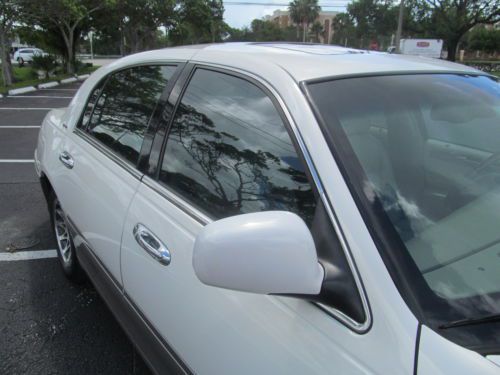 2002 Lincoln Town Car Premium Signature Series 49K MILES! Like NEW FL Car CLEAN!, image 16