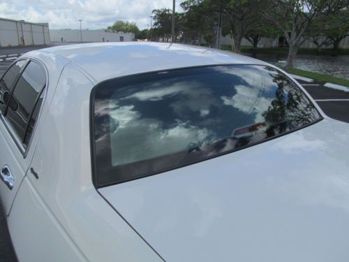 2002 Lincoln Town Car Premium Signature Series 49K MILES! Like NEW FL Car CLEAN!, image 18