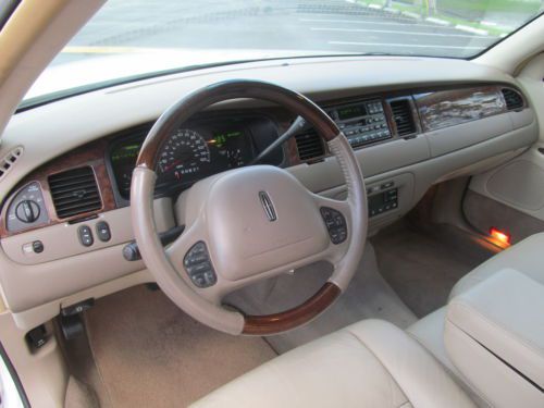 2002 Lincoln Town Car Premium Signature Series 49K MILES! Like NEW FL Car CLEAN!, image 23