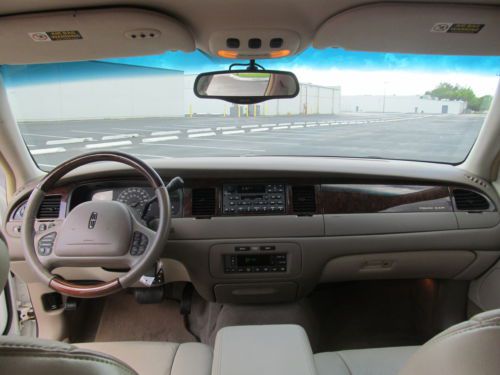 2002 Lincoln Town Car Premium Signature Series 49K MILES! Like NEW FL Car CLEAN!, image 24