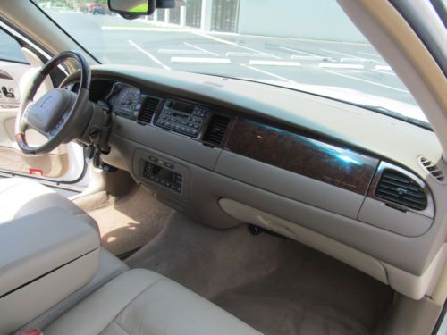2002 Lincoln Town Car Premium Signature Series 49K MILES! Like NEW FL Car CLEAN!, image 30