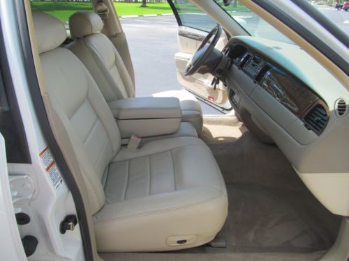 2002 Lincoln Town Car Premium Signature Series 49K MILES! Like NEW FL Car CLEAN!, image 31