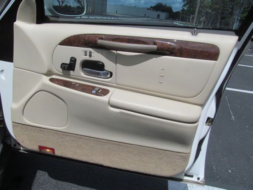 2002 Lincoln Town Car Premium Signature Series 49K MILES! Like NEW FL Car CLEAN!, image 32