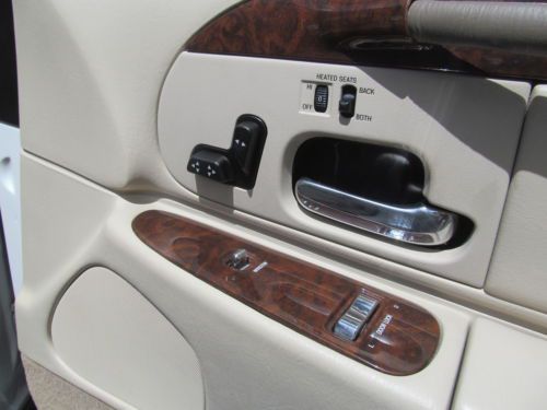 2002 Lincoln Town Car Premium Signature Series 49K MILES! Like NEW FL Car CLEAN!, image 33