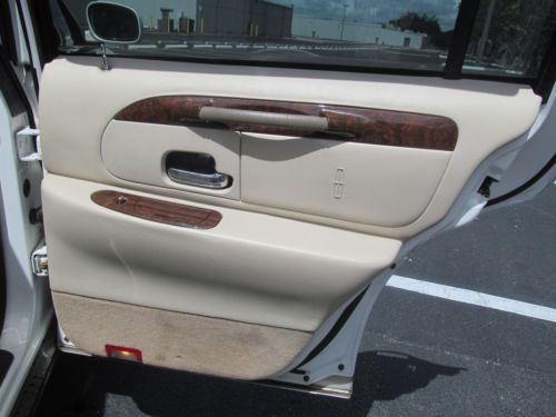 2002 Lincoln Town Car Premium Signature Series 49K MILES! Like NEW FL Car CLEAN!, image 34
