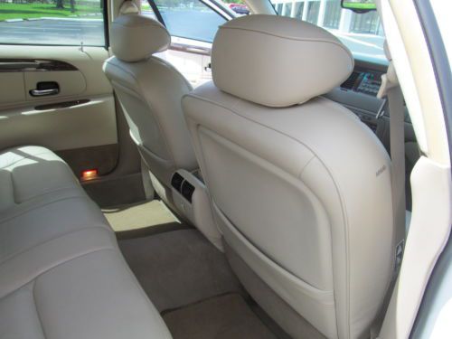 2002 Lincoln Town Car Premium Signature Series 49K MILES! Like NEW FL Car CLEAN!, image 36
