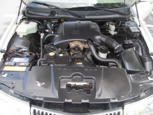 2002 Lincoln Town Car Premium Signature Series 49K MILES! Like NEW FL Car CLEAN!, image 42