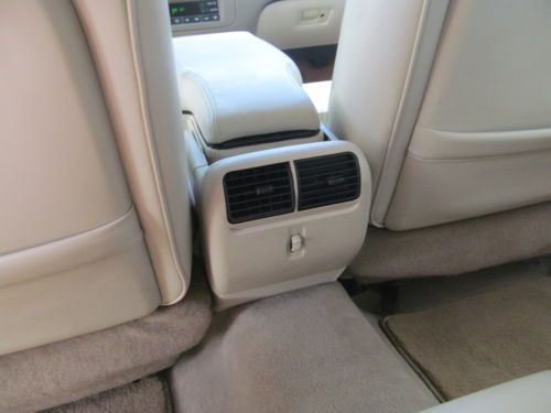 2002 Lincoln Town Car Premium Signature Series 49K MILES! Like NEW FL Car CLEAN!, image 47