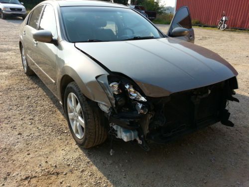 2004 nissan maxima sl ***rebuildable*** salvage title***