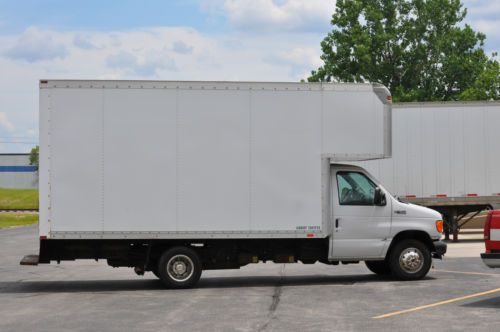 2005 ford e-450 super duty base cutaway van 2-door 6.0l