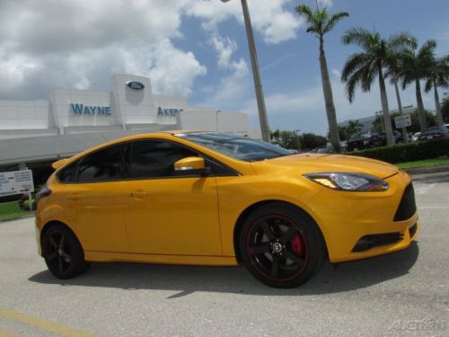 13 TANGERINE SCREAM Turbo FOCUS ST MANUAL:6-SPEED *SONY NAVIGATION & SUBWOOFER, image 2