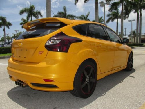 13 TANGERINE SCREAM Turbo FOCUS ST MANUAL:6-SPEED *SONY NAVIGATION & SUBWOOFER, image 3