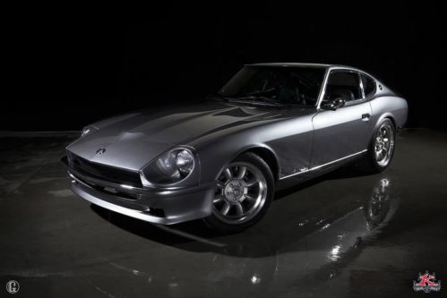 Professionally restored 1972 datsun 240 z resto-mod