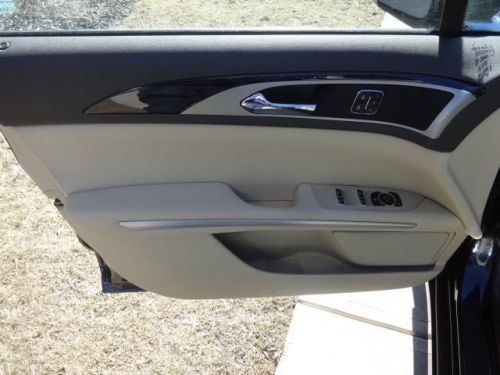 2014 lincoln mkz base