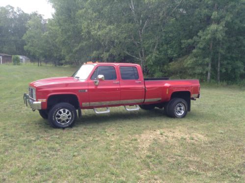 Bad azz 1987 gmc sierra classic 3500 crew cab 4x4 dually