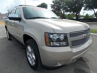 4wd 130&#034; ltz low miles 4 dr crew cab truck automatic 5.3l 8 cyl engine gold mist