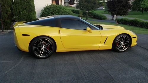 Custom 2006 chevrolet corvette z51 6-spd manual yellow black