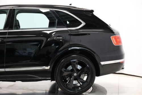2018 Bentley Bentayga Onyx Edition Sedan 4D, US $79,999.00, image 2