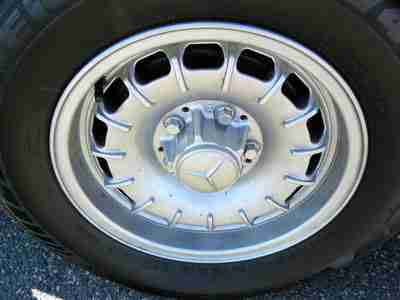 RARE MERCEDES BENZ 380SL CONVERTIBLE LOW MILES CLEAN V8 AUTO HARD SOFT TOPS, image 19
