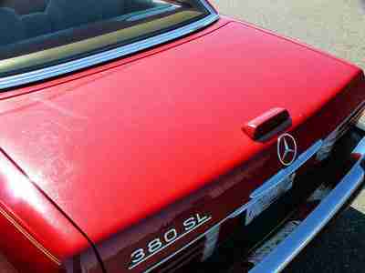RARE MERCEDES BENZ 380SL CONVERTIBLE LOW MILES CLEAN V8 AUTO HARD SOFT TOPS, image 21