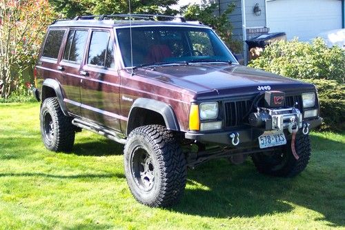1992 jeep cherokee, super clean, low miles, lifted, winch, more!!!