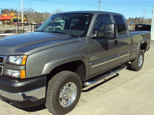 2006 chevy silverado xc duramax diesel 6.6- low miles / excellent condition