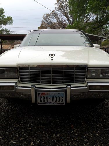 1993 sadan deville  cadillac low miles great shape clean white lots of chrome