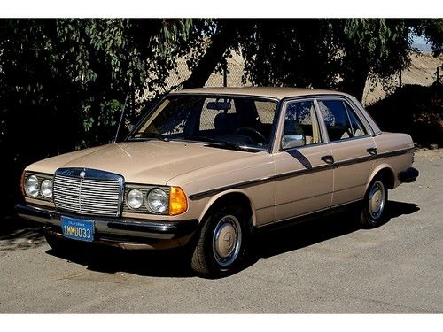 1978 mercedes benz 300d-no reserve-diesel-5 speed-rare barn find-all original