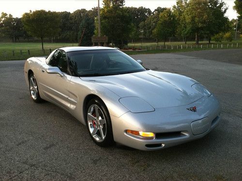 1997 chevrolet corvette base hatchback 2-door 5.7l