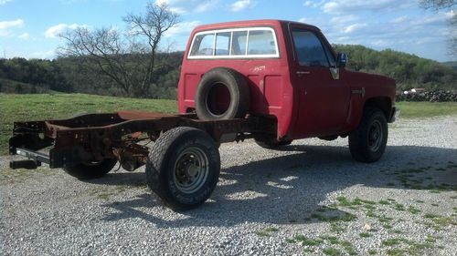86 chevy 3/4 ton 4x4, granny low 4 speed, new motor, rock crawler or mudder