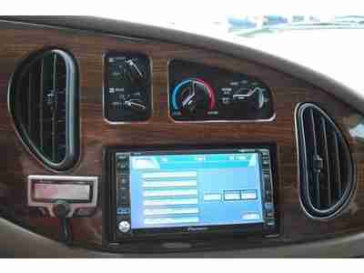 Explorer Hi- Top 5.4L Rear Wheel Drive Leather Buckets Heated Seats e150 Limited, image 12