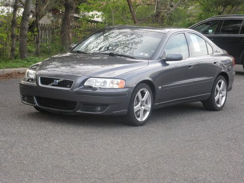 2004 volvo s60 r sedan 4-door 2.5l- 6 speed manual !!!  - low miles !!!!