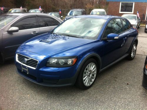 *** 2008 **** volvo c30 t5 hatchback 2.5l **** heated seats **** no reserve ****