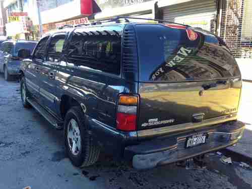 2005 Chevrolet Suburban 1500 LT Sport Utility 4-Door 5.3L, image 2