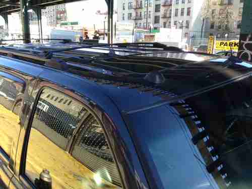 2005 Chevrolet Suburban 1500 LT Sport Utility 4-Door 5.3L, image 13