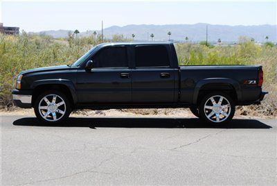 2004 chevy 1500 crew cab 4x4.....2004 chevy silveardo 1500 with low miles