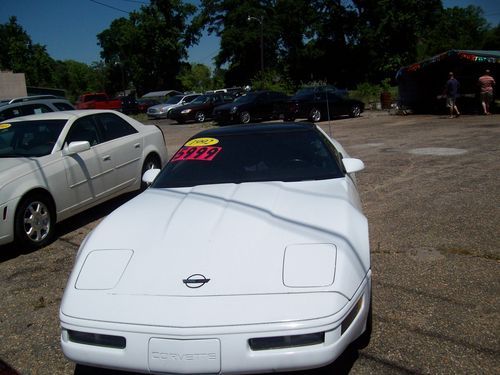 1992 chevrolet corvette base hatchback 2-door 5.7l