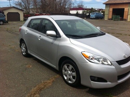 2009 toyota matrix base wagon 4-door 1.8l